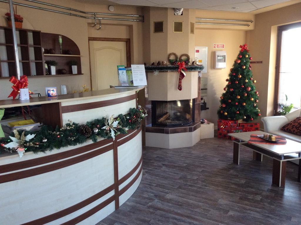 Abszolut Hotel Es Panzio Nyírbátor 외부 사진