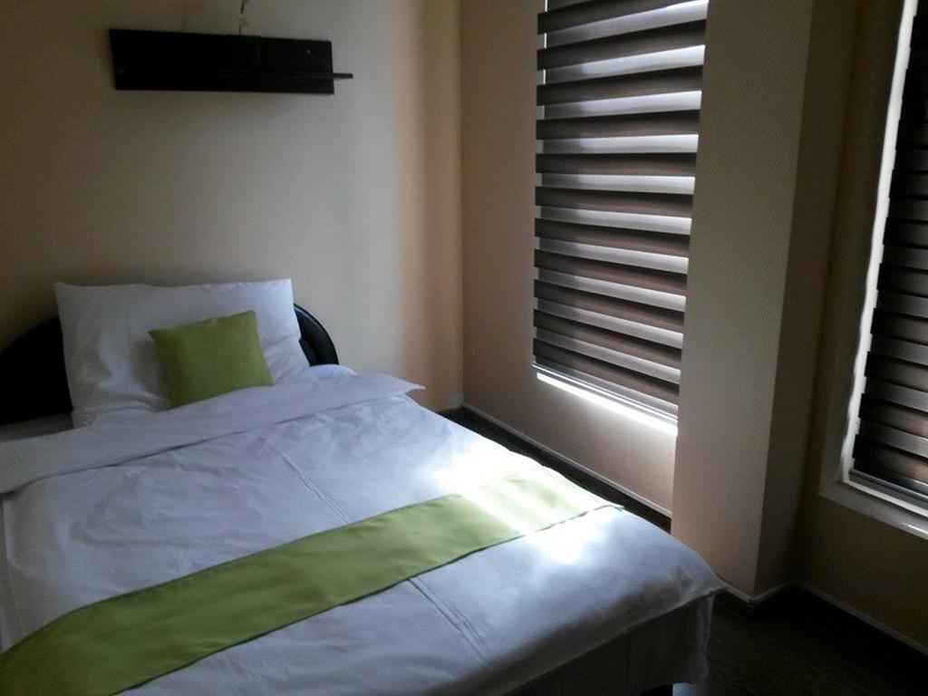 Abszolut Hotel Es Panzio Nyírbátor 객실 사진