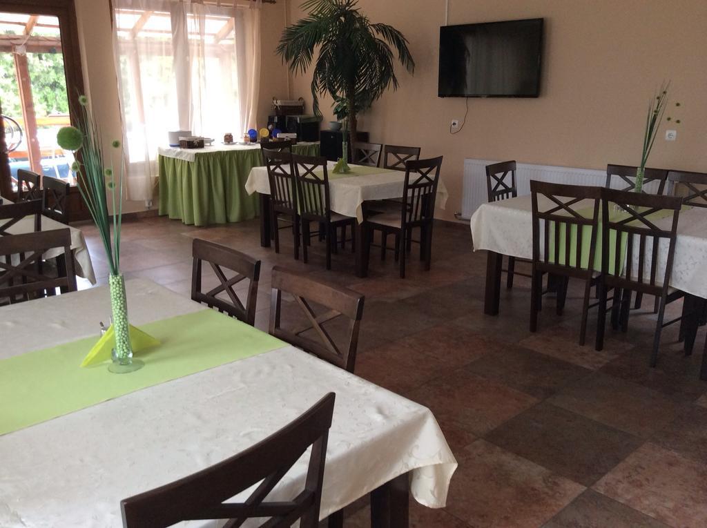 Abszolut Hotel Es Panzio Nyírbátor 외부 사진