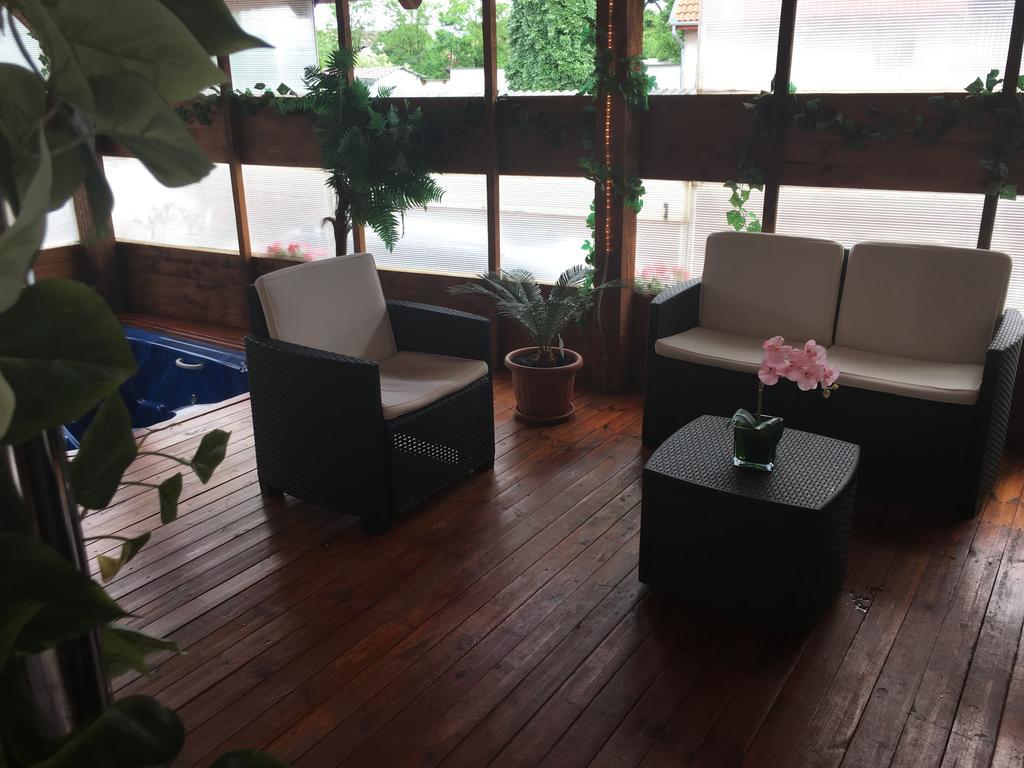 Abszolut Hotel Es Panzio Nyírbátor 외부 사진