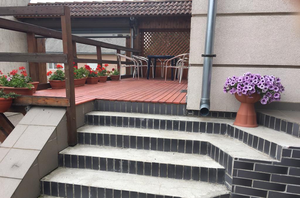 Abszolut Hotel Es Panzio Nyírbátor 외부 사진