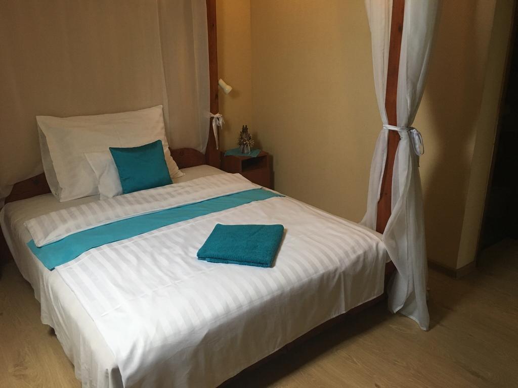 Abszolut Hotel Es Panzio Nyírbátor 외부 사진