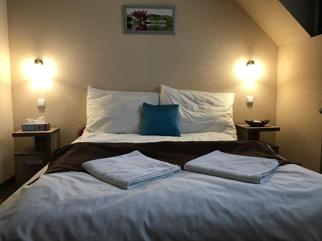 Abszolut Hotel Es Panzio Nyírbátor 외부 사진