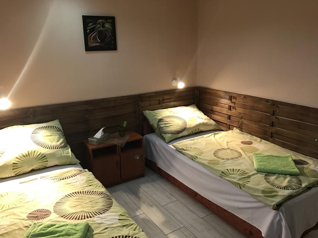 Abszolut Hotel Es Panzio Nyírbátor 외부 사진