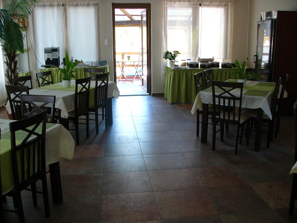 Abszolut Hotel Es Panzio Nyírbátor 외부 사진